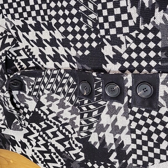 Creation size M women's black and gray button front sleeveless cardigan - Picture 4 of 10